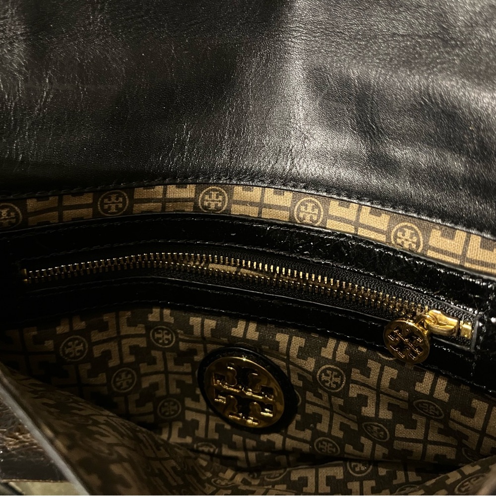Tory Burch Black and Gold Patterned Interior Bag - Picture 3 of 3